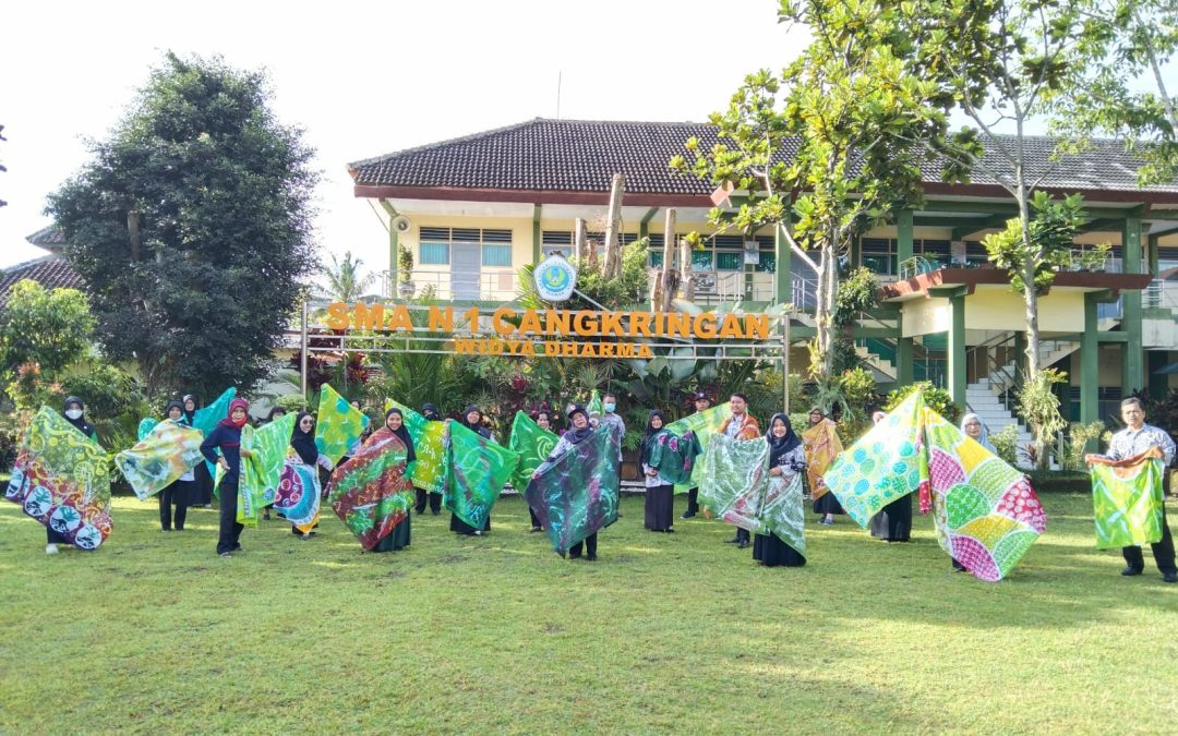 Gebyar  Batik  Kamis Pahing di SMA Negeri 1 Cangkringan Tahun 2022