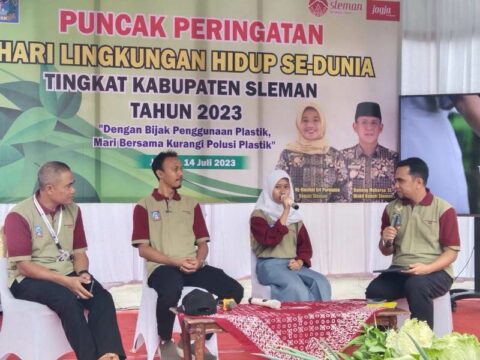 Mafaaza Khoirunisa Kader Adiwiyata Sma N Cangkringan Menjadi