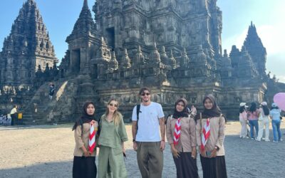 ENGLISH CLUB SMANCA ASAH SPEAKING SKILL TURIS DI CANDI PRAMBANAN